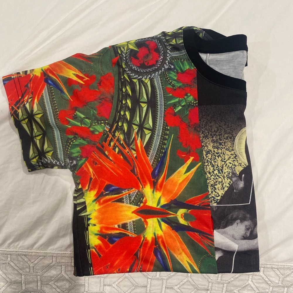 Givenchy - Picture 11 of 11